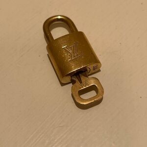 Louis Vuitton Paris Women's Padlock Lock & Key Gold Brass #304 Authentic